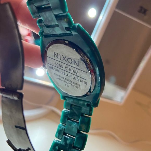 Nixon Ladies Watch - Picture 1 of 3